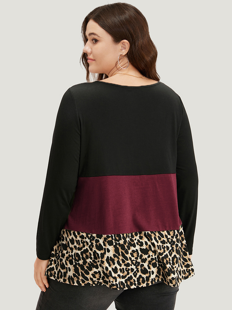 Plus Size Colorblock Leopard Contrast Round Neck T-shirt Red Women Casual Contrast Leopard Round Neck Everyday T-shirts BloomChic 30/6X 