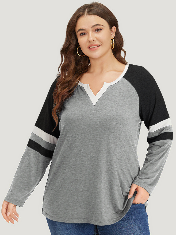 

Plus Size Colorblock Contrast Notched Patchwork Raglan Sleeve T-shirt Gray Women Casual Contrast Striped Notched collar Dailywear T-shirts BloomChic