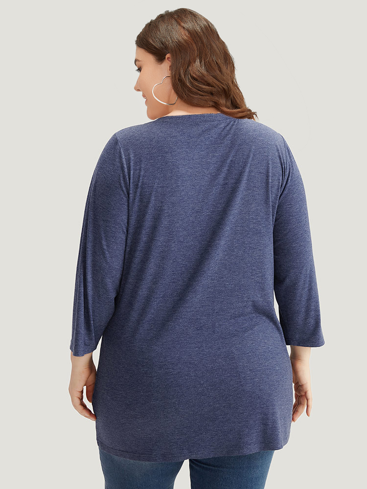 

Plus Size Star Print V Neck T-shirt DarkBlue Women Casual Printed Star and moon V-neck Dailywear T-shirts BloomChic