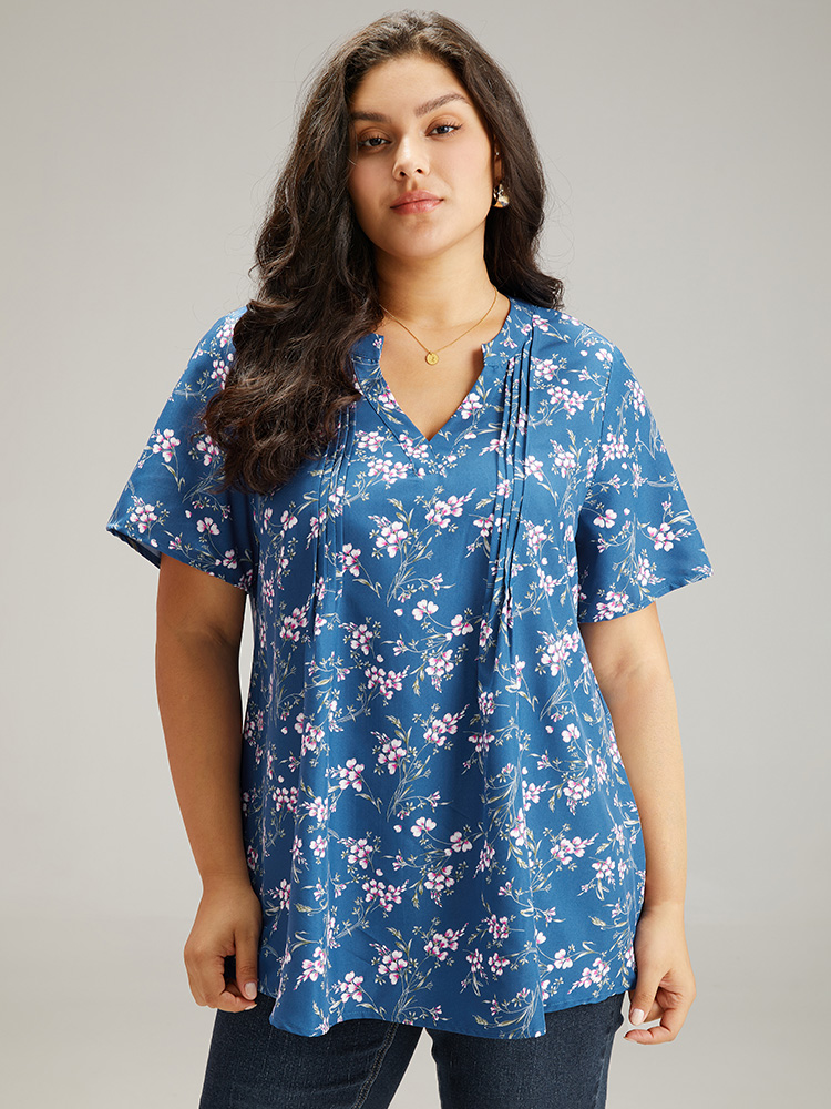 Plus Size Aegean Floral Print Notched Pleated Detail Blouse Women Elegant Short sleeve Notched collar Dailywear Blouses BloomChic 14-16/1X 