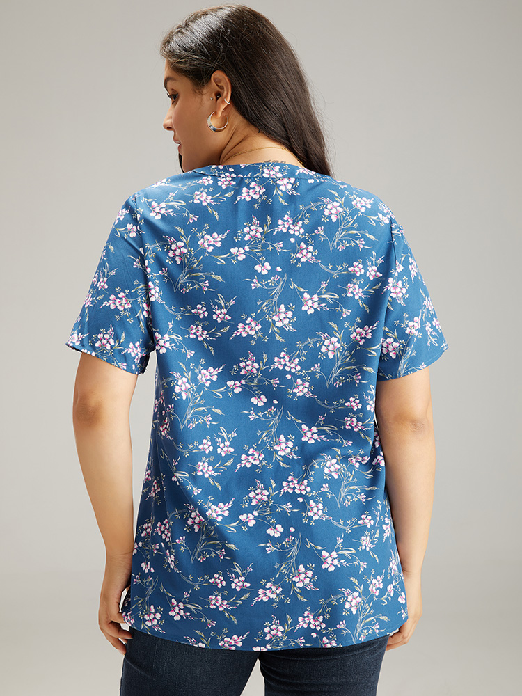 Plus Size Aegean Floral Print Notched Pleated Detail Blouse Women Elegant Short sleeve Notched collar Dailywear Blouses BloomChic 14-16/1X 