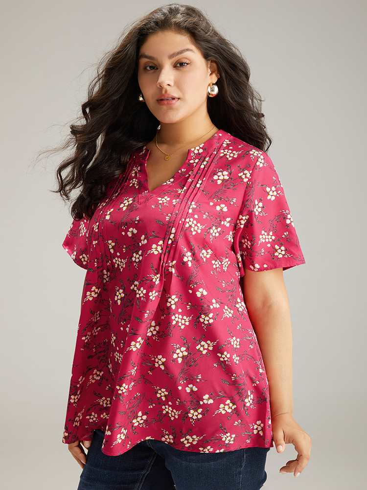 

Plus Size Crimson Floral Print Notched Pleated Detail Blouse Women Elegant Short sleeve Notched collar Dailywear Blouses BloomChic