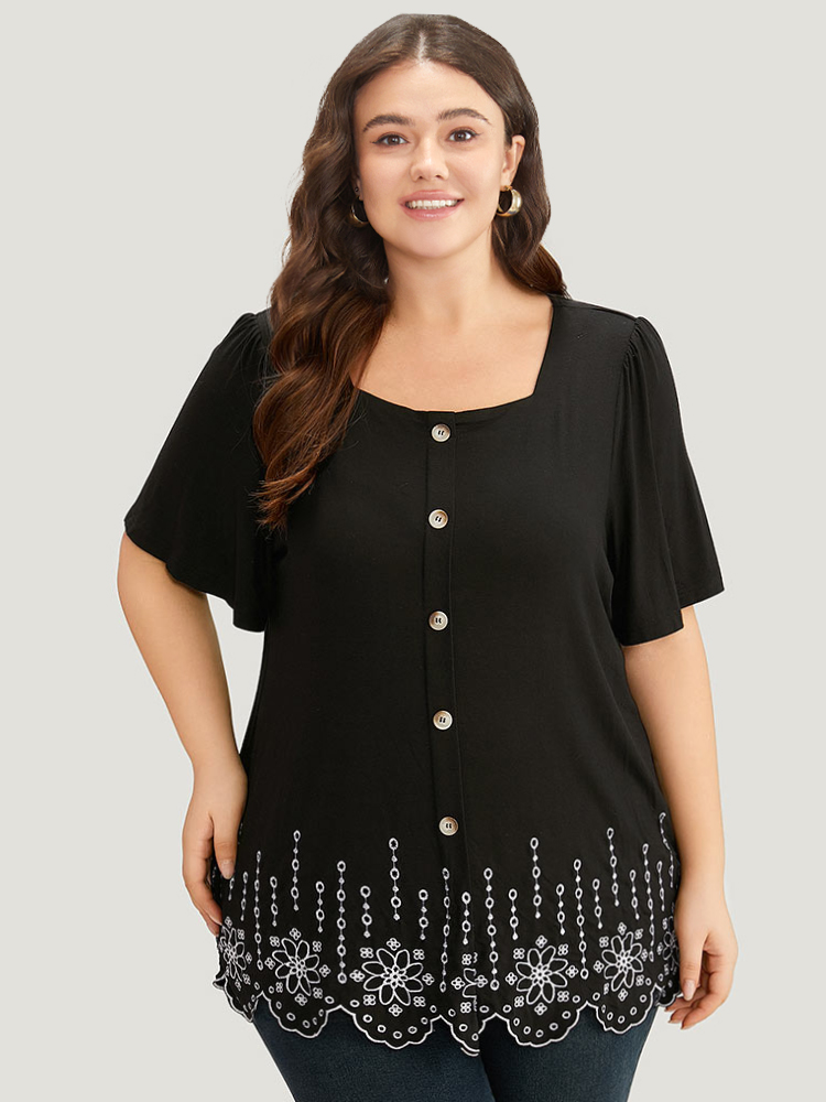 

Embroidered Button Detail Scalloped Trim T-shirt, Black