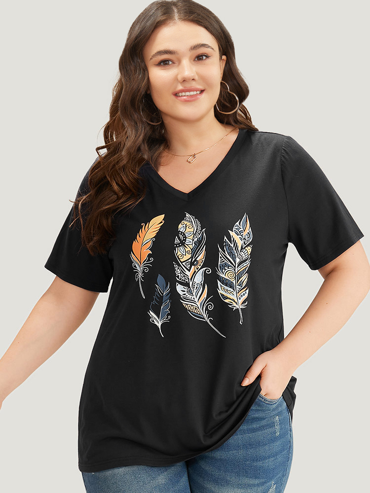 

Plus Size Feather Print V Neck T-shirt Black Women Casual Printed Art&design Dailywear T-shirts BloomChic