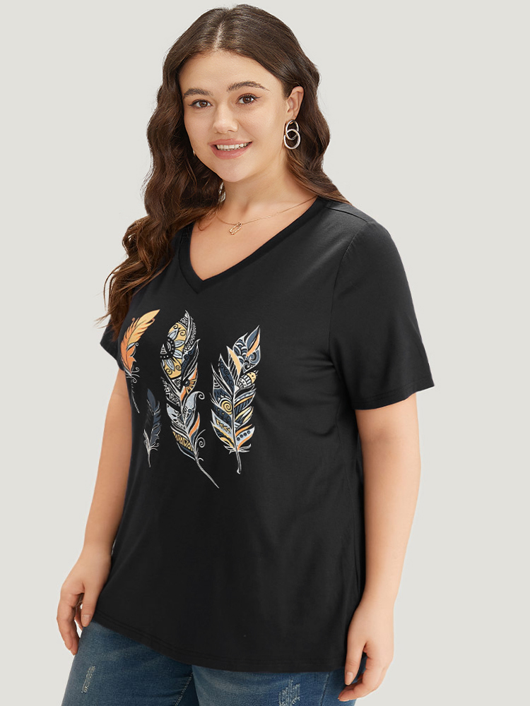 

Plus Size Feather Print V Neck T-shirt Black Women Casual Printed Art&design Dailywear T-shirts BloomChic