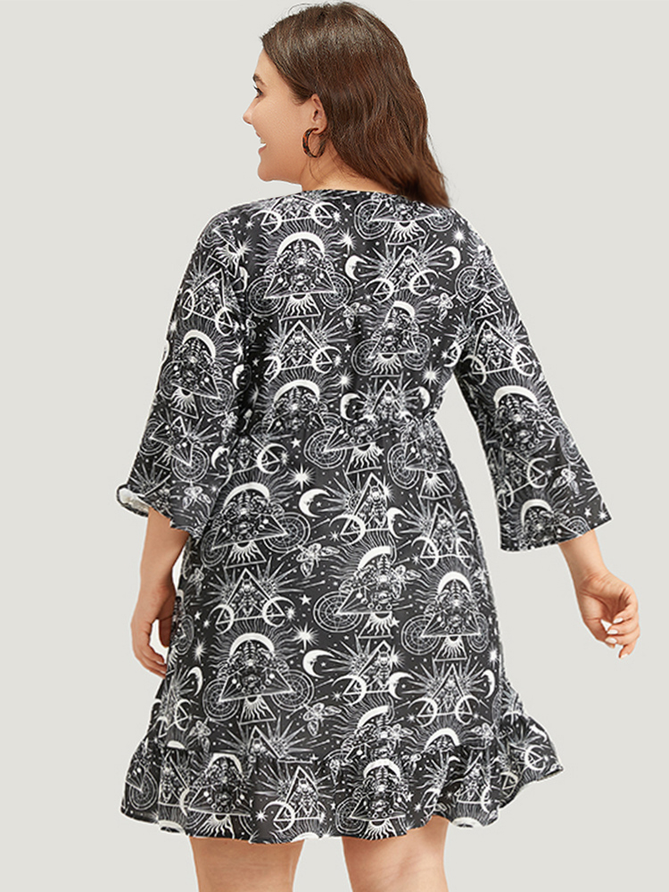 

Plus Size Halloween Moon & Star Lace Up Pocket Bell Sleeve Dress Black Women Office Cross straps Round Neck Elbow-length sleeve Curvy Knee Dress BloomChic