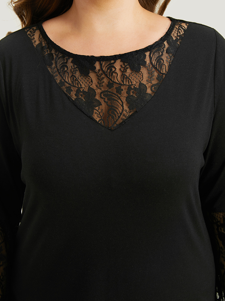 

Plus Size Halloween Crochet Lace Bell Sleeve Mesh T-shirt Black Round Neck Long Sleeve Elegant Jersey Tops