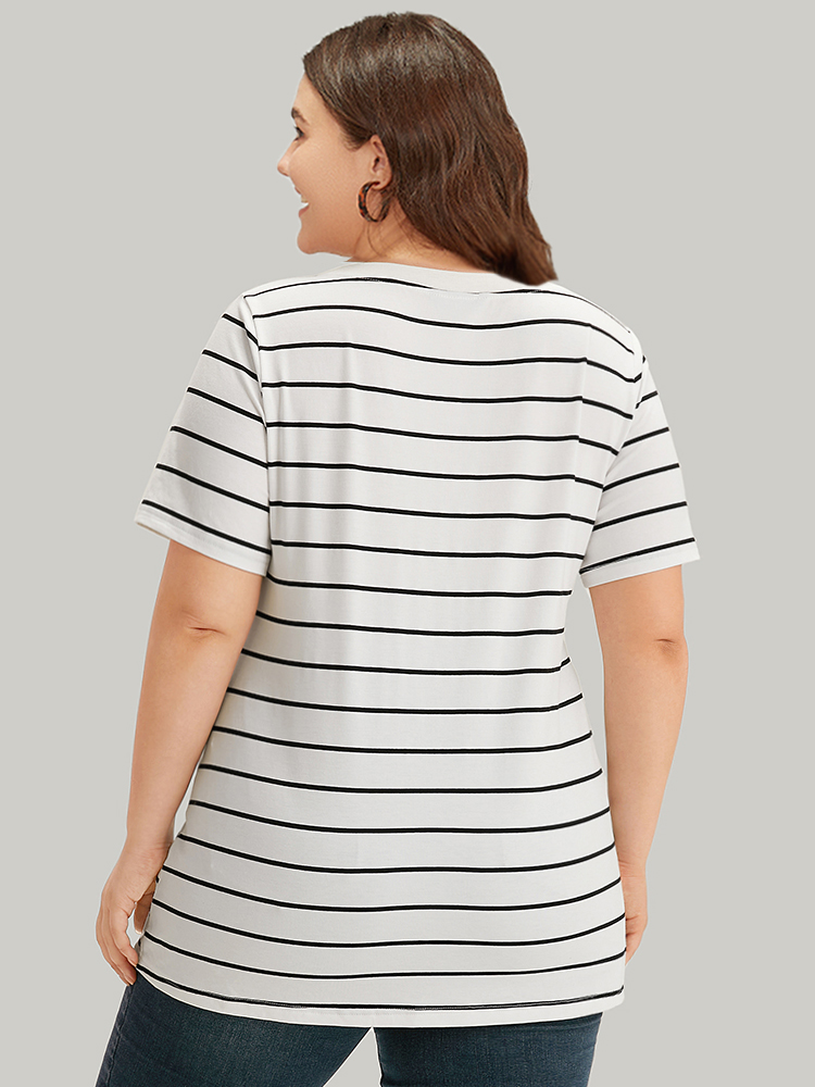 

Plus Size Striped Print Round Neck T-shirt White Women Casual Contrast Striped Round Neck Dailywear T-shirts BloomChic