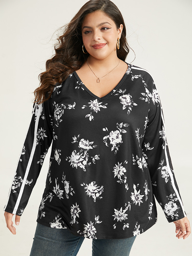 

Plus Size Floral Raglan Sleeve Contrast Trim Sweatshirt Women Black Elegant Printed V-neck Everyday Sweatshirts BloomChic