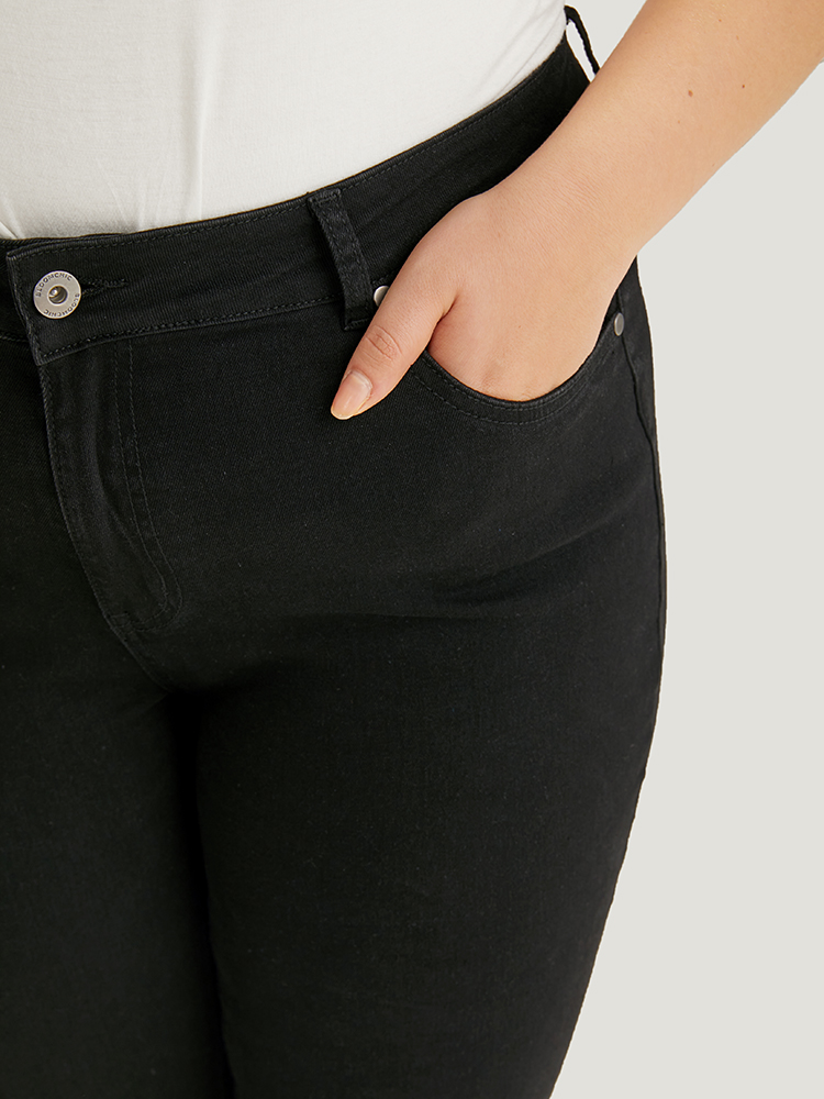 Plus Size Solid High Rise Black Wash Jeans Women Black Casual Plain Plain High stretch Pocket Jeans BloomChic 12/L 