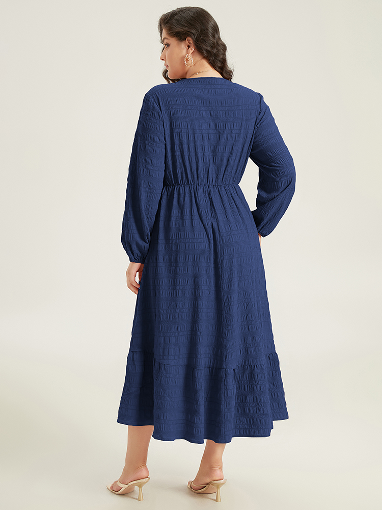 

Plus Size Solid Shirred Plisse Flutter Hem Dress DarkBlue Women Elegant Elastic cuffs V-neck Long Sleeve Curvy Midi Dress BloomChic