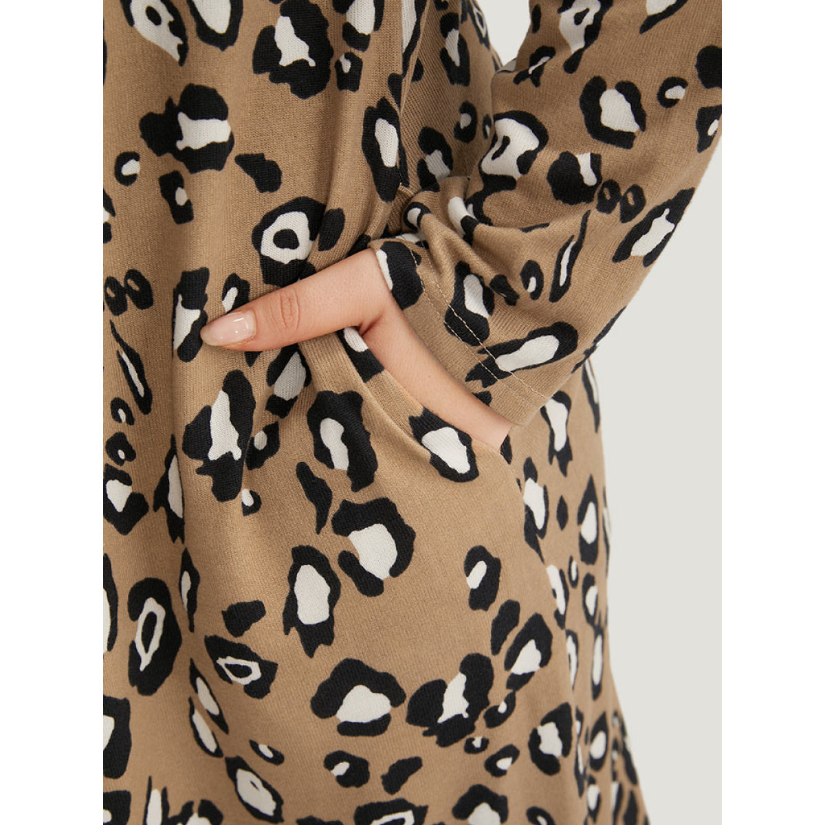 

Plus Size Leopard Print Split Hem Pocket Kimono Women Tan Casual Printed Pocket Dailywear Kimonos BloomChic