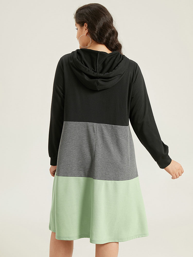 Plus Size Colorblock Contrast Hooded Drawstring Dress Black Women Casual Contrast Hooded Long Sleeve Curvy Midi Dress BloomChic 30/6X 