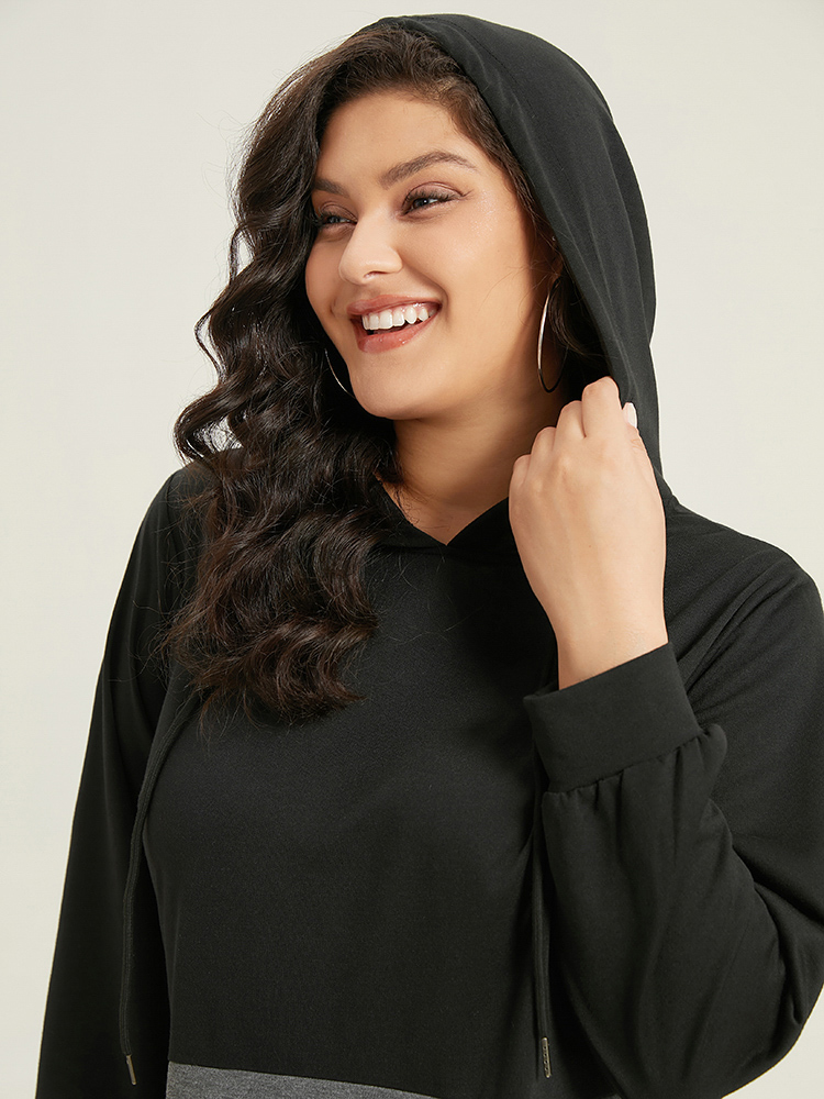 Plus Size Colorblock Contrast Hooded Drawstring Dress Black Women Casual Contrast Hooded Long Sleeve Curvy Midi Dress BloomChic 30/6X 