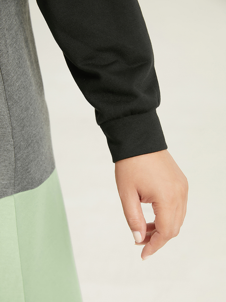 Plus Size Colorblock Contrast Hooded Drawstring Dress Black Women Casual Contrast Hooded Long Sleeve Curvy Midi Dress BloomChic 30/6X 