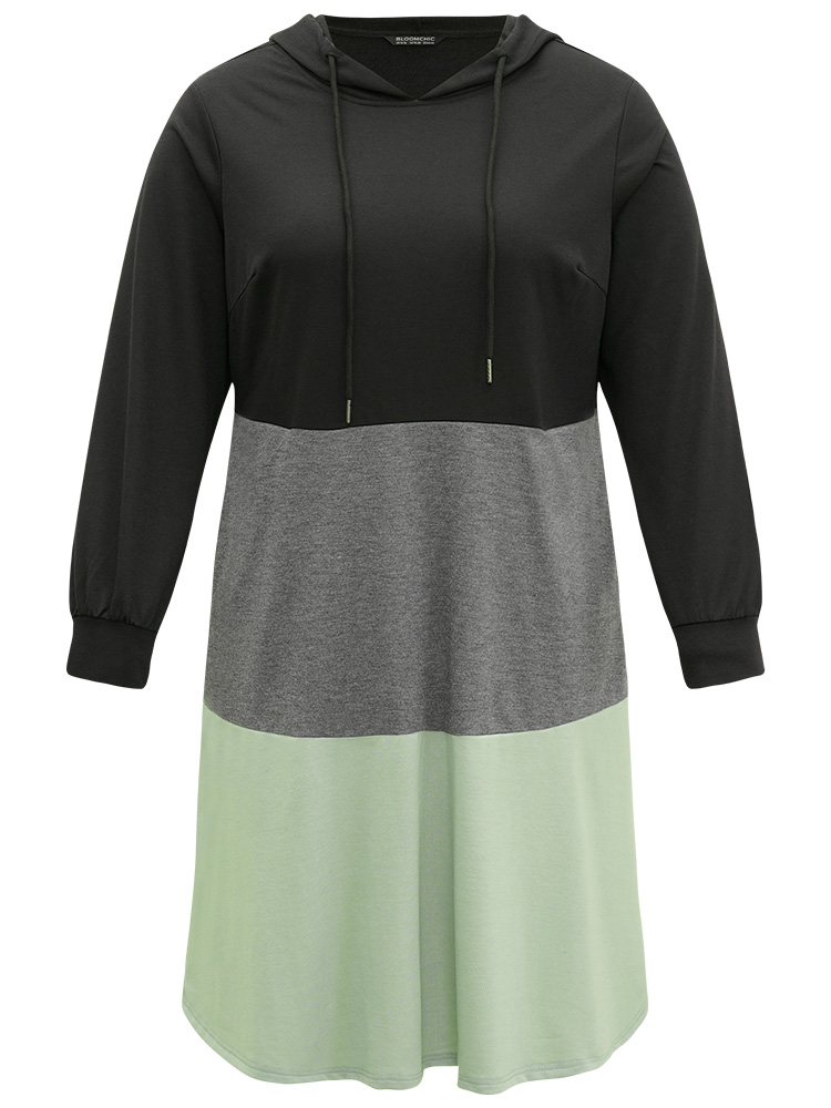 Plus Size Colorblock Contrast Hooded Drawstring Dress Black Women Casual Contrast Hooded Long Sleeve Curvy Midi Dress BloomChic 30/6X 
