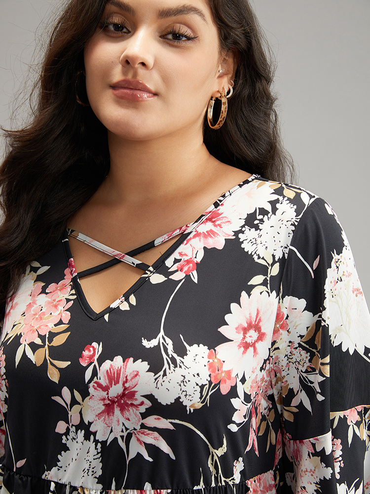 

Plus Size Floral Crisscross Ruffle Sleeve T-shirt Black Women Elegant Plain Floral V-neck Dailywear T-shirts BloomChic