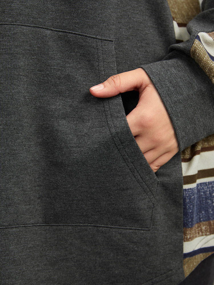 Plus Size Women Dailywear Striped Arc Hem Regular Regular Sleeve Long Sleeve Hooded Pocket Casual Sweatshirts BloomChic 