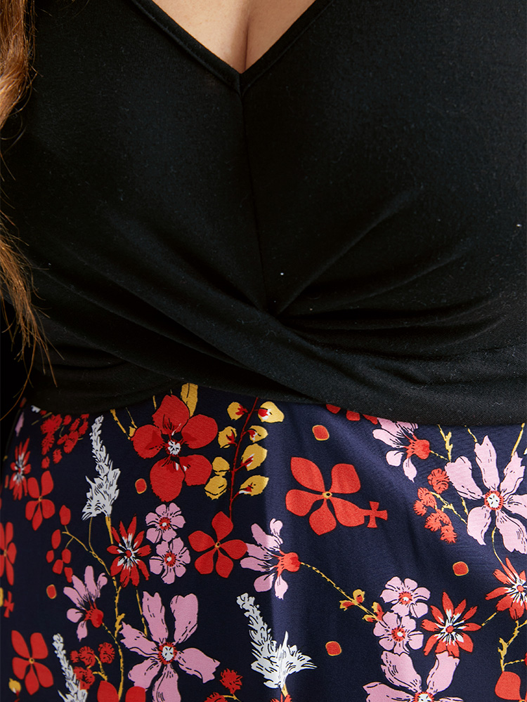 Plus Size Floral Patchwork Crossover Pocket Dress Black Women Elegant Elastic cuffs V-neck Long Sleeve Curvy Midi Dress BloomChic 10/M 