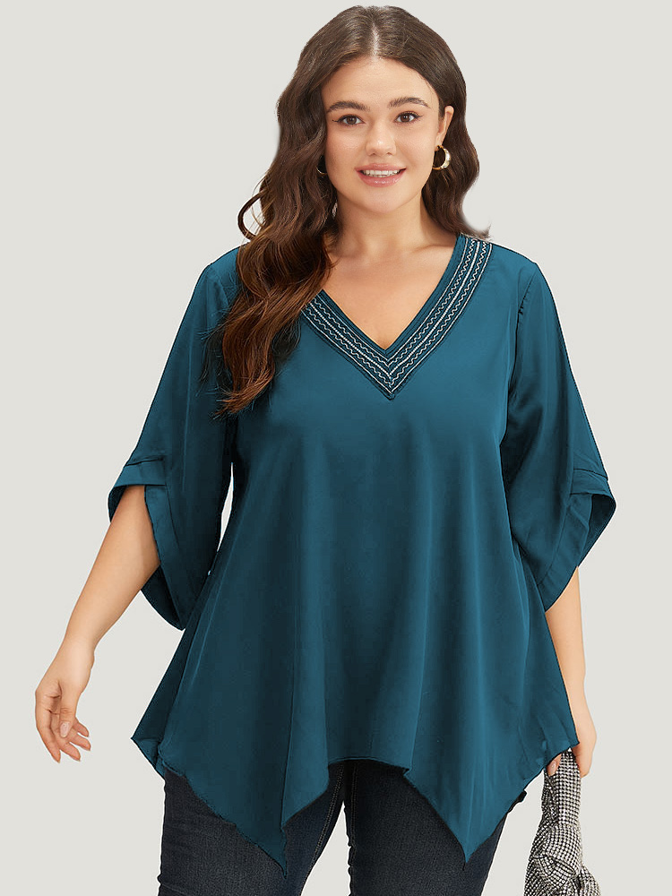 

Plus Size Cyan Anti-Wrinkle Stitch Patchwork Hanky Hem Blouse Women Glamour Half Sleeve V-neck Going out Blouses BloomChic