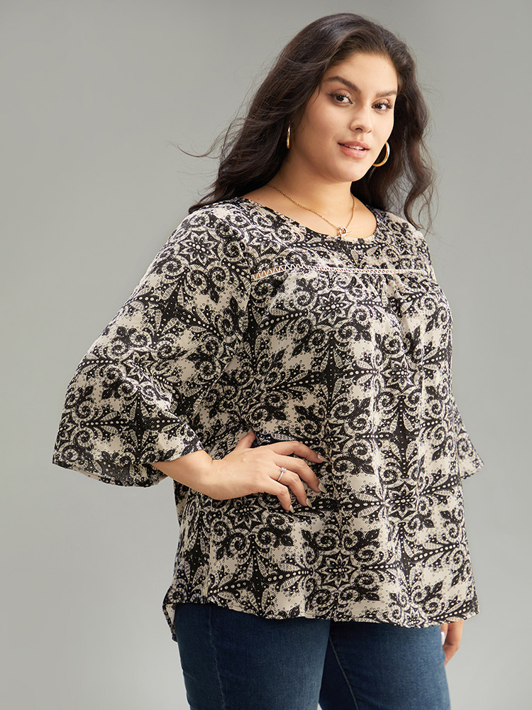 

Plus Size LightBrown Paisley Print Stitch Bell Sleeve Blouse Women Vacation Elbow-length sleeve Round Neck Dailywear Blouses BloomChic