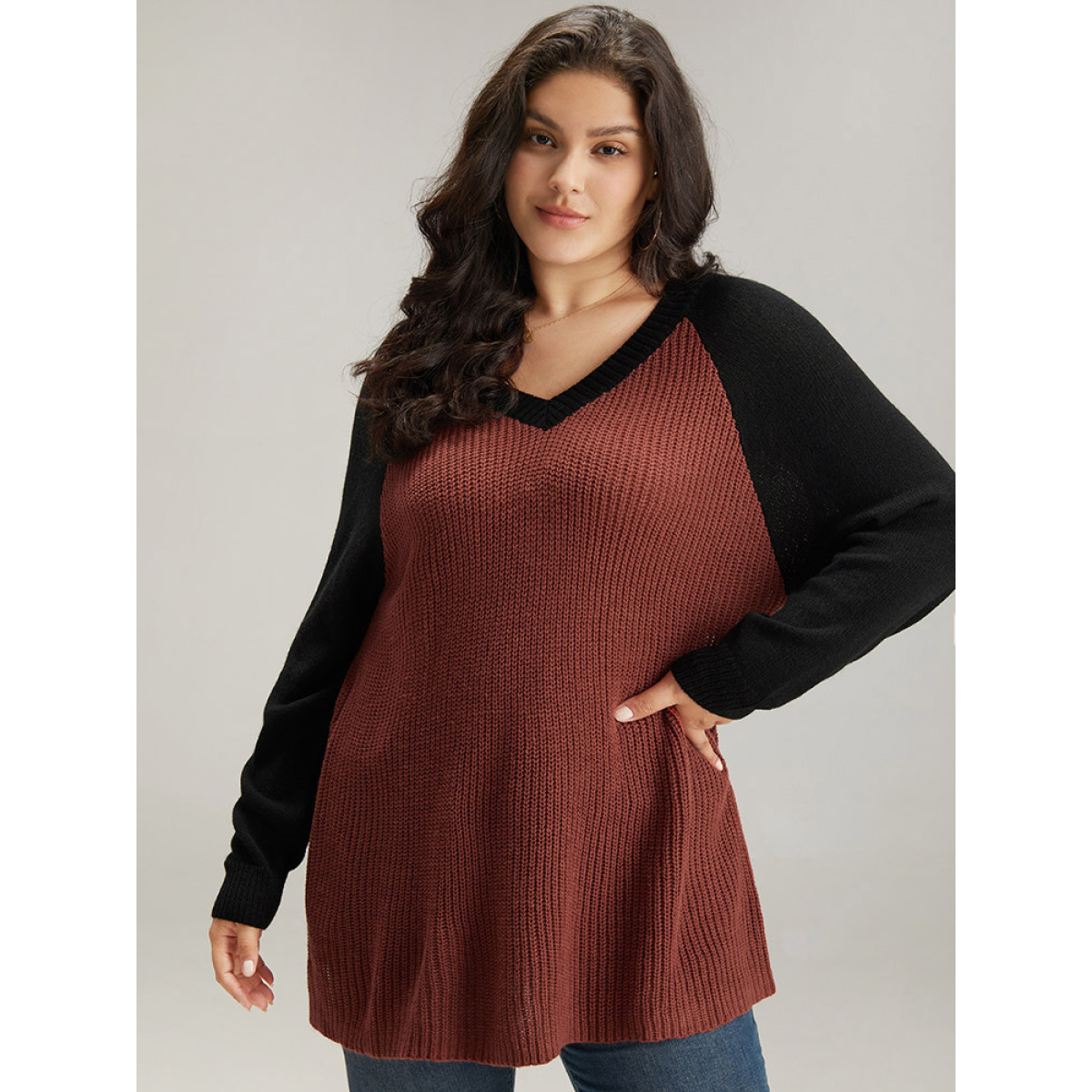 

Plus Size Contrast Raglan Sleeve Plisse Pullover Rust Women Casual Loose Long Sleeve V-neck Dailywear Pullovers BloomChic