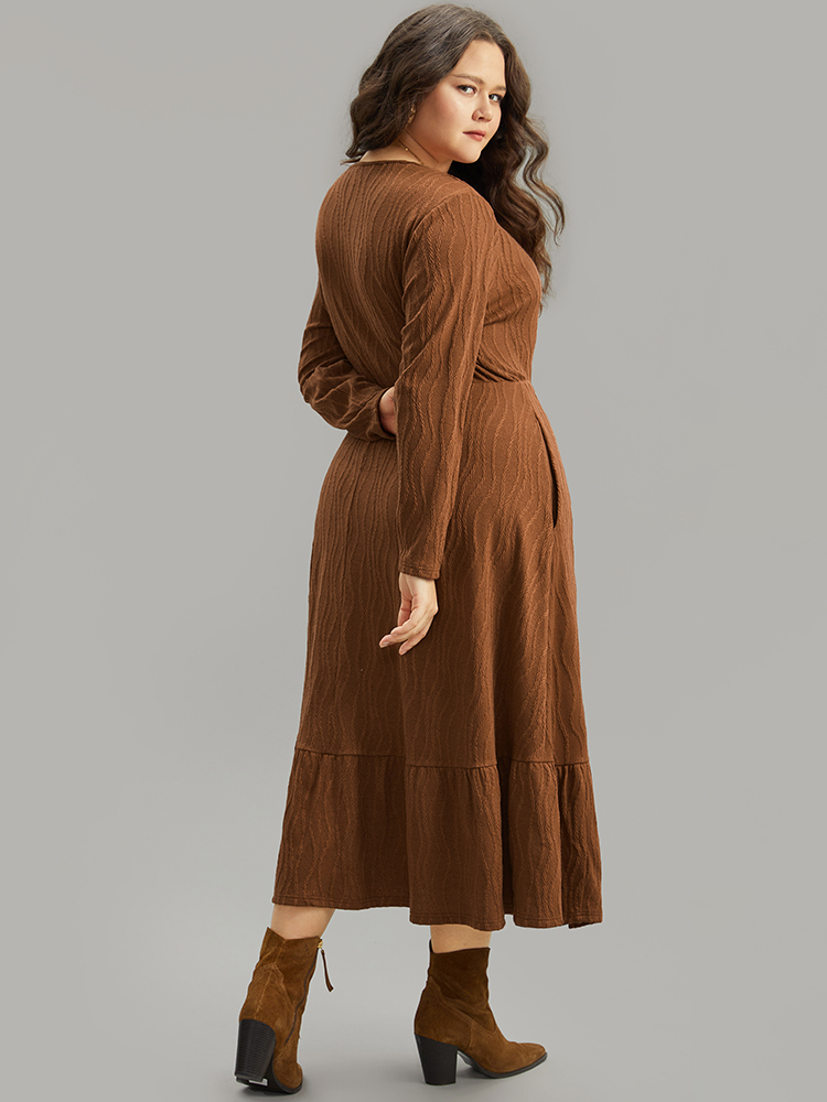 

Plus Size Water Ripple Long Sleeve Pocket Dress Rust Women Casual Texture Round Neck Long Sleeve Curvy Midi Dress BloomChic