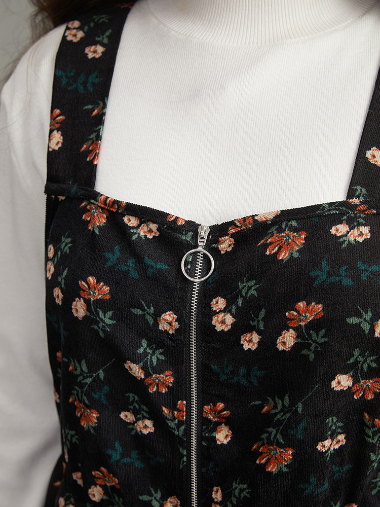 Plus Size Ditsy Floral Corduroy Pocket Zipper Fly Cami Dress Black Women Casual Printed Square Neck Sleeveless Curvy Knee Dress BloomChic 14-16/1X 