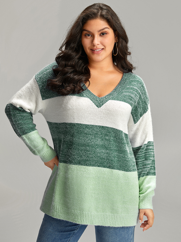 

Plus Size Colorblock Contrast V Neck Pullover DarkGreen Women Casual Long Sleeve V-neck Dailywear Pullovers BloomChic