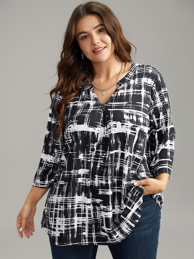Plus Size Contrast Colorblock Notched Plicated T-shirt Black Women Elegant Contrast Colorblock Notched collar Dailywear T-shirts BloomChic 18-20/2X 