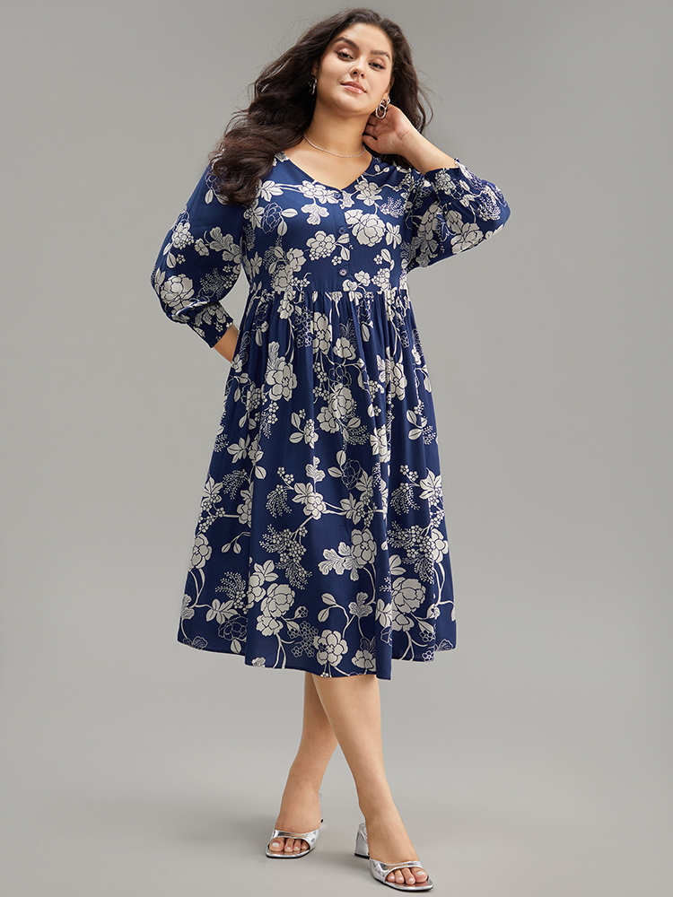 

Plus Size Supersoft Essentials Silhouette Floral Print Pocket Dress Navy Women Resort Gathered V-neck Elbow-length sleeve Curvy Midi Dress BloomChic