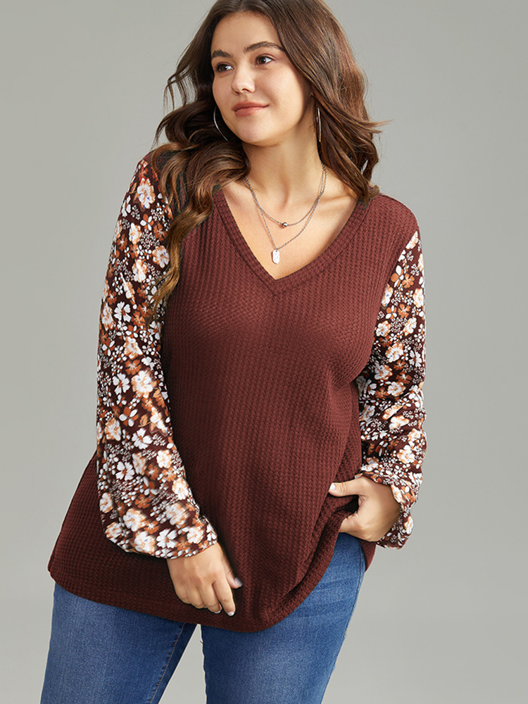 

Plus Size Waffle Knit Patchwork Ditsy Floral T-shirt Rust Women Casual Elastic cuffs Ditsy Floral V-neck Dailywear T-shirts BloomChic