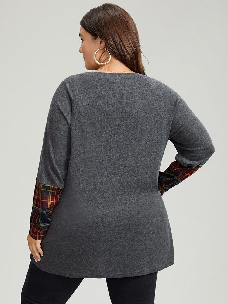 

Plus Size Plaid Patchwork Wrap Hem Raglan Sleeve T-shirt DimGray Round Neck Long Sleeve Casual Jersey Tops