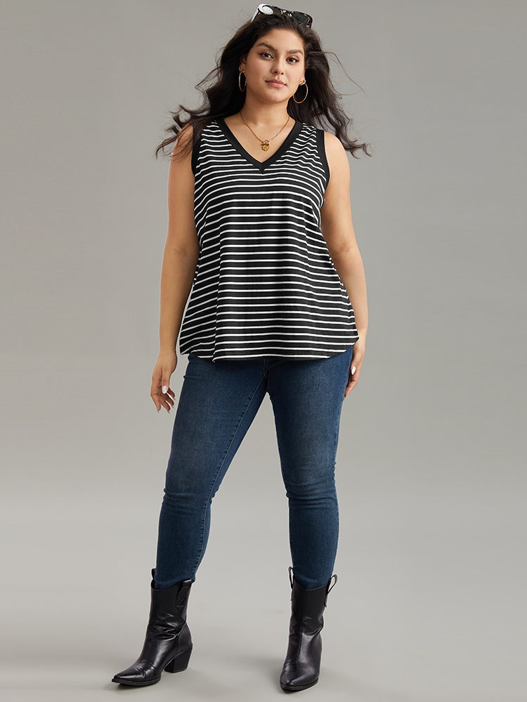 Plus Size V Neck Striped Contrast Trim Tank Top Women Black Casual Contrast V-neck Dailywear Tank Tops Camis BloomChic 30/6X 