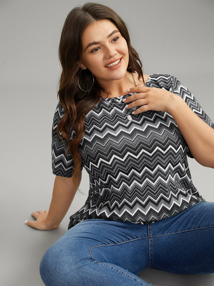 Plus Size Women Dailywear Graphic Printed Regular Sleeve Short sleeve Round Neck Casual T-shirts BloomChic 