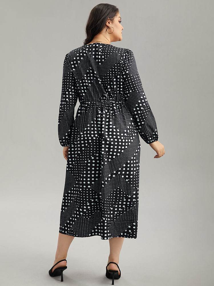 Plus Size Polka Dot Elastic Waist Split Hem Dress Black Women At the Office Pleated V-neck Long Sleeve Curvy Midi Dress BloomChic 10/M 