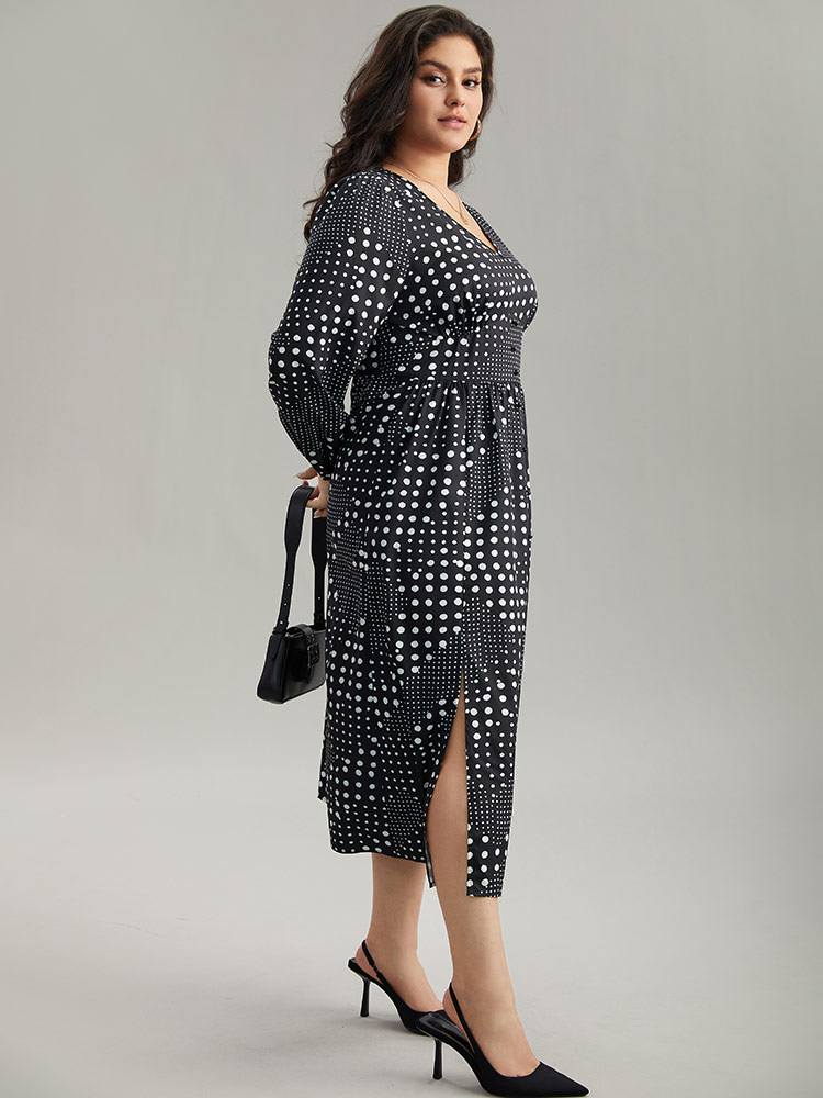 Plus Size Polka Dot Elastic Waist Split Hem Dress Black Women At the Office Pleated V-neck Long Sleeve Curvy Midi Dress BloomChic 10/M 