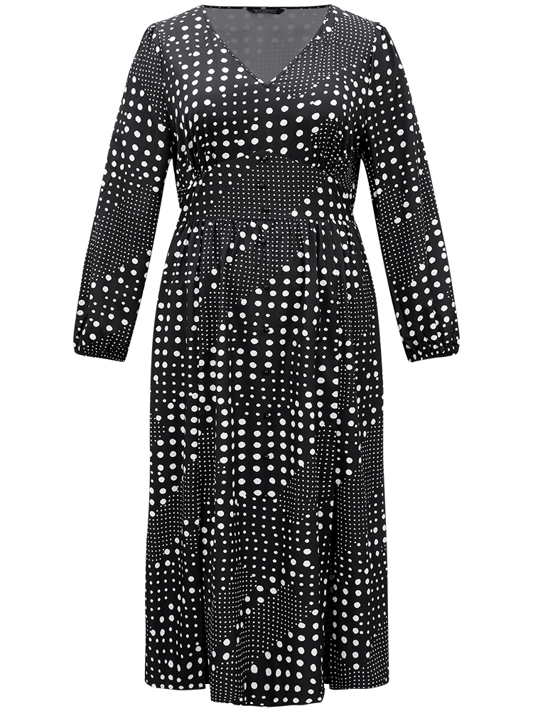 Plus Size Polka Dot Elastic Waist Split Hem Dress Black Women At the Office Pleated V-neck Long Sleeve Curvy Midi Dress BloomChic 10/M 