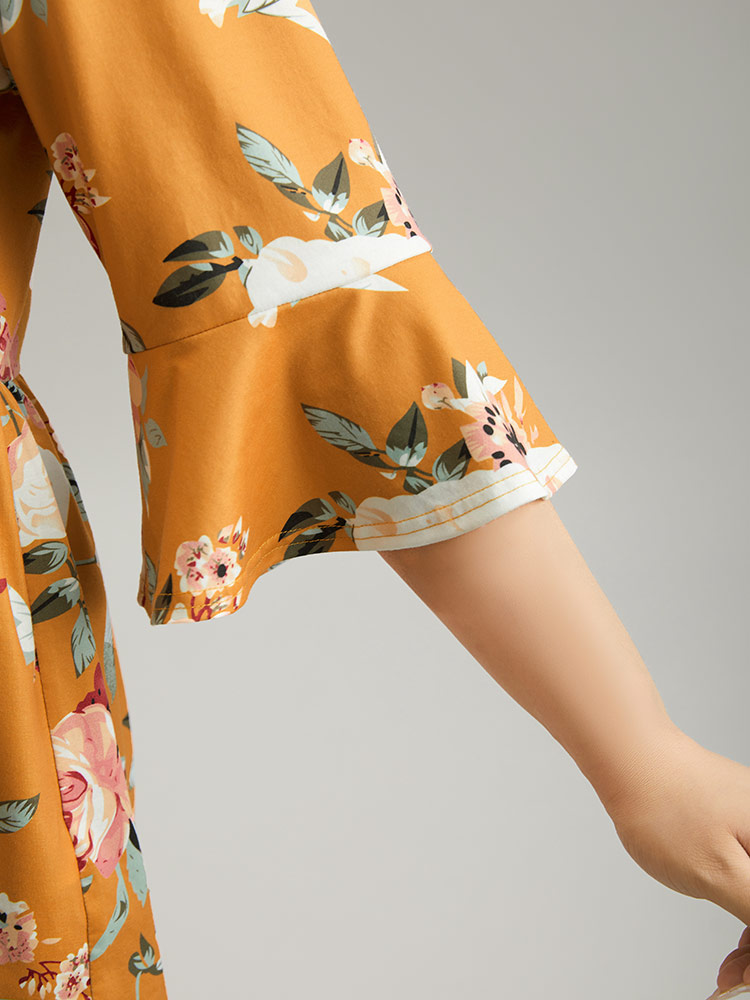 

Plus Size Floral Print Gathered Flutter Sleeve T-shirt Orange V-neck Elbow-length sleeve Casual Jersey Tops