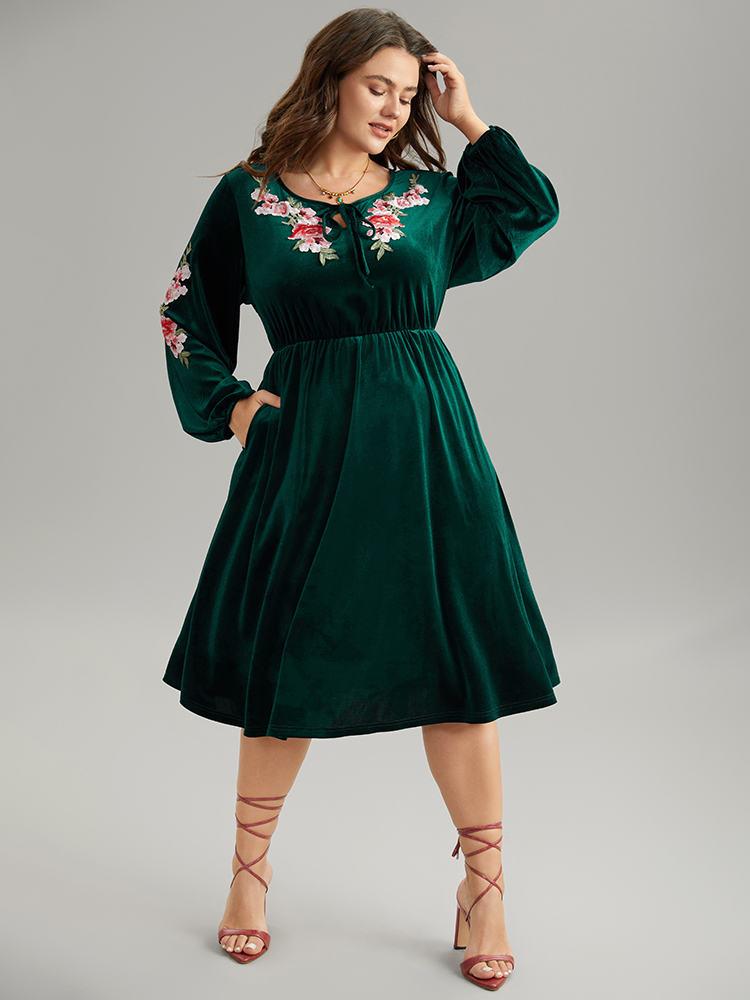 

Plus Size Velvet Floral Ties Gathered Lantern Sleeve Dress DarkGreen Women Vacation Elastic cuffs Tie Neck Long Sleeve Curvy Midi Dress BloomChic