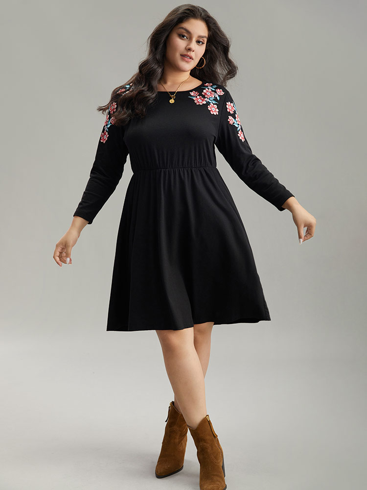 

Plus Size Supersoft Essentials Floral Embroidered Pocket Dress Black Women Casual Printed Round Neck Long Sleeve Curvy Knee Dress BloomChic