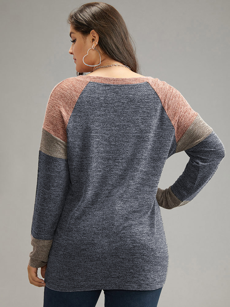 Plus Size Contrast Pocket Raglan Sleeve T-shirt Indigo Women Casual Contrast Plain V-neck Dailywear T-shirts BloomChic 10/M 