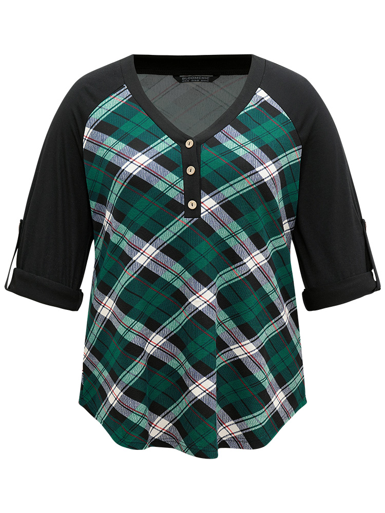 

Plus Size Plaid Contrast Roll Raglan Sleeve T-shirt Green Women Casual Contrast Plaid V-neck Festival-Christmas T-shirts BloomChic