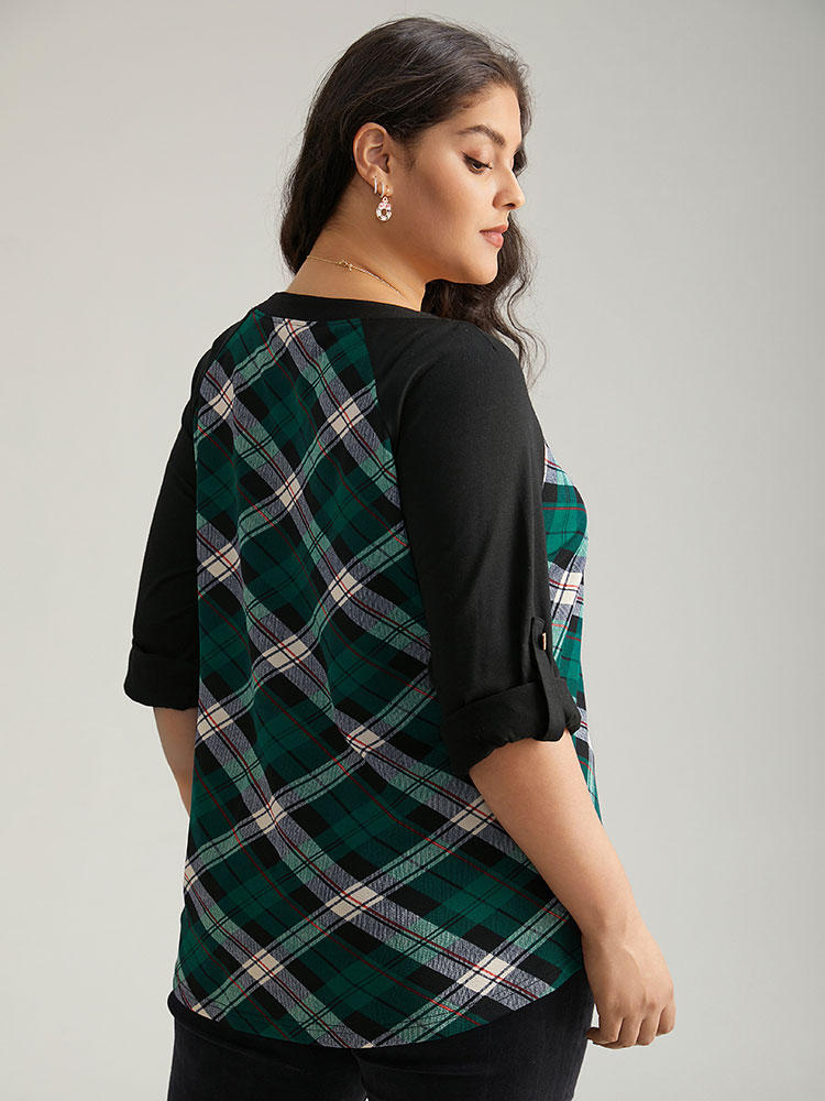 Plus Size Plaid Contrast Roll Raglan Sleeve T-shirt Green Women Casual Contrast Plaid V-neck Festival-Christmas T-shirts BloomChic 10/M 