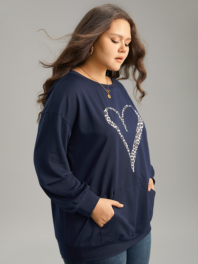 

Plus Size Leopard & Heart Print Crew Neck Sweatshirt Women Indigo Elegant Printed Dailywear Sweatshirts BloomChic