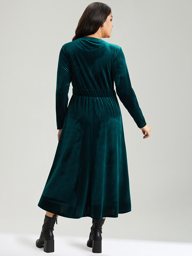 

Plus Size Velvet Plain Pocket Pleated Hem Dress Cyan Women Elegant Plain Round Neck Long Sleeve Curvy Midi Dress BloomChic