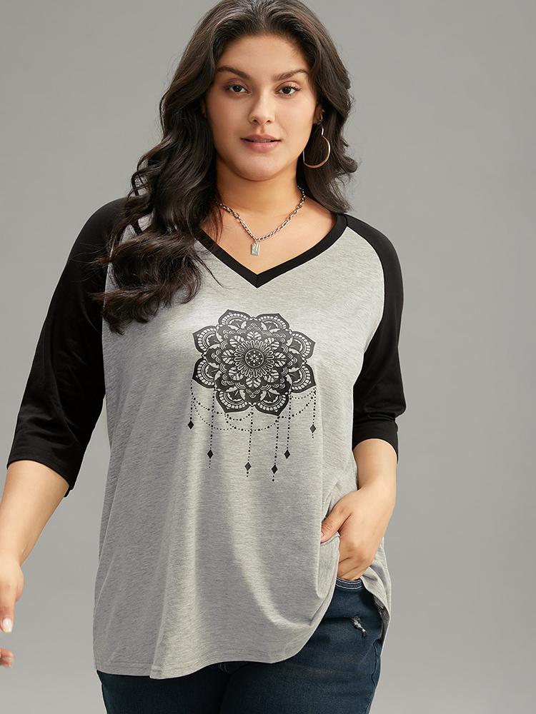 

Plus Size Boho Print Contrast V Neck Raglan Sleeve T-shirt DarkGray Women Casual Printed Bohemian Print V-neck Dailywear T-shirts BloomChic