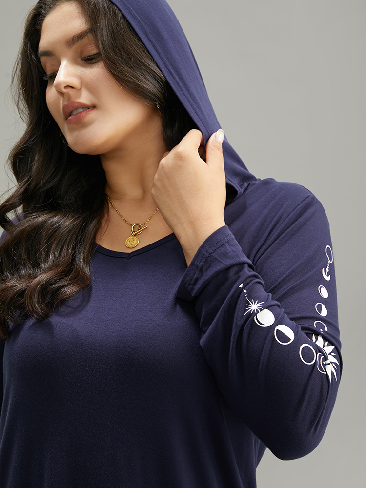 Plus Size Moon & Star Print Hooded Long Sleeve T-shirt Navy Women Casual Printed Star and moon Hooded Everyday T-shirts BloomChic 26/4X 