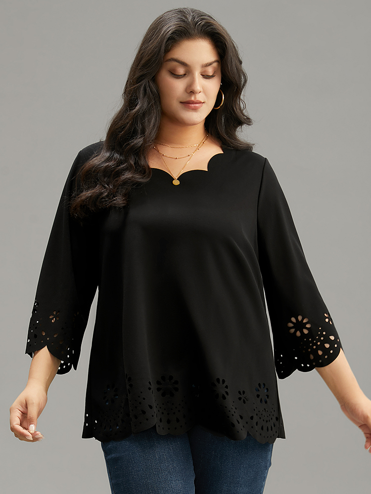 

Plus Size Plain Laser Cut Scalloped Trim T-shirt Black Women Elegant Plain Plain V-neck Dailywear T-shirts BloomChic