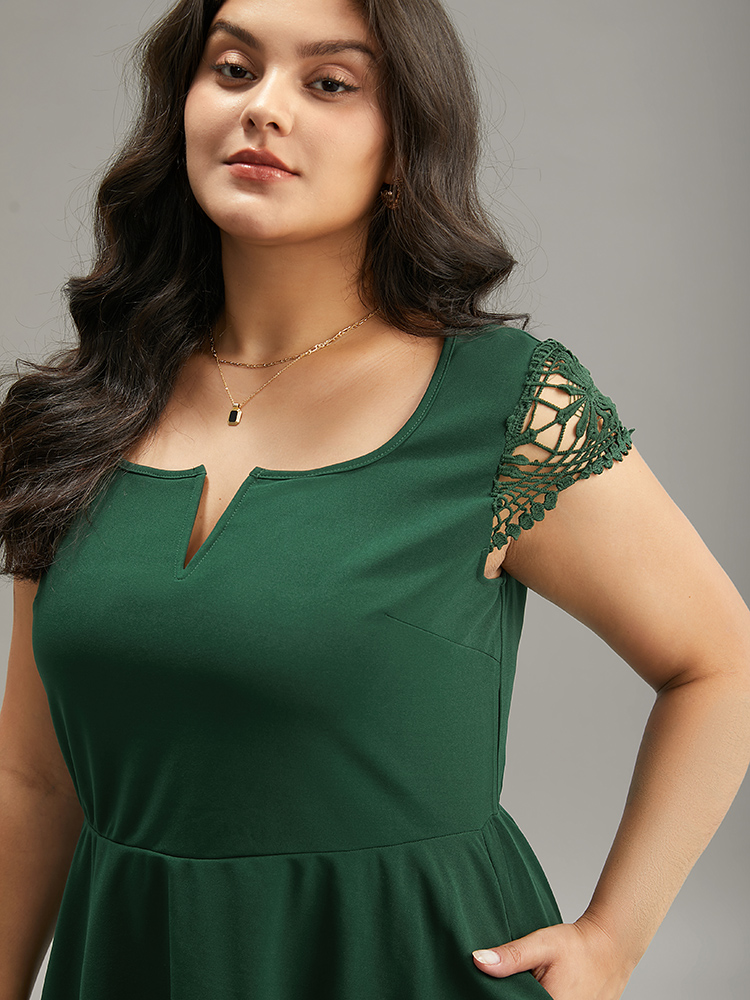 

Plus Size Solid Notched Pocket Cut Out Patchwork Dress Green Women Office Patchwork Notched collar Sleeveless Curvy Midi Dress BloomChic